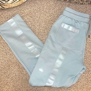 NEW ALO YOGA PANTS 💙